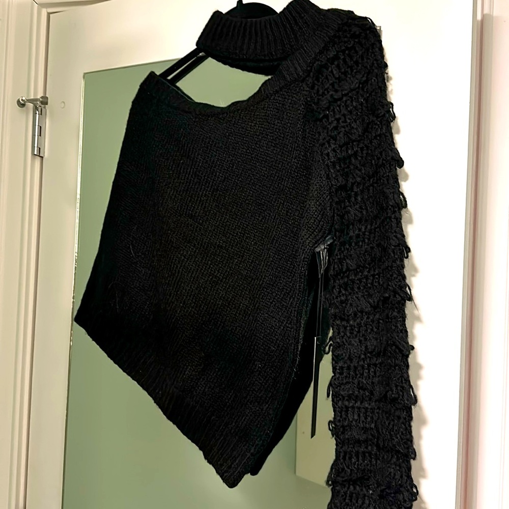 House of Harlow one sleeve sweater